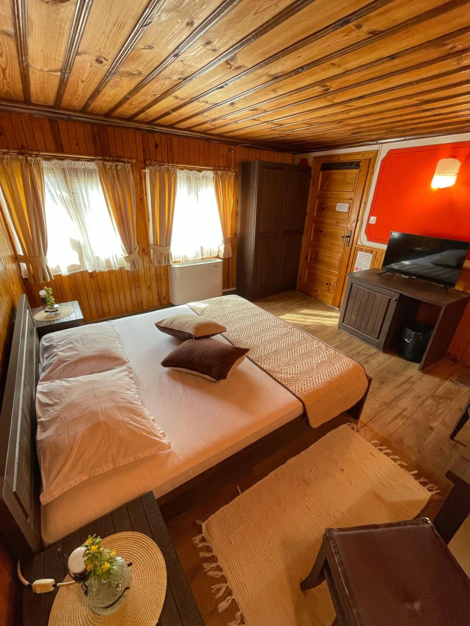 Guest Rooms Colorit Kopriwsztica Zewnętrze zdjęcie