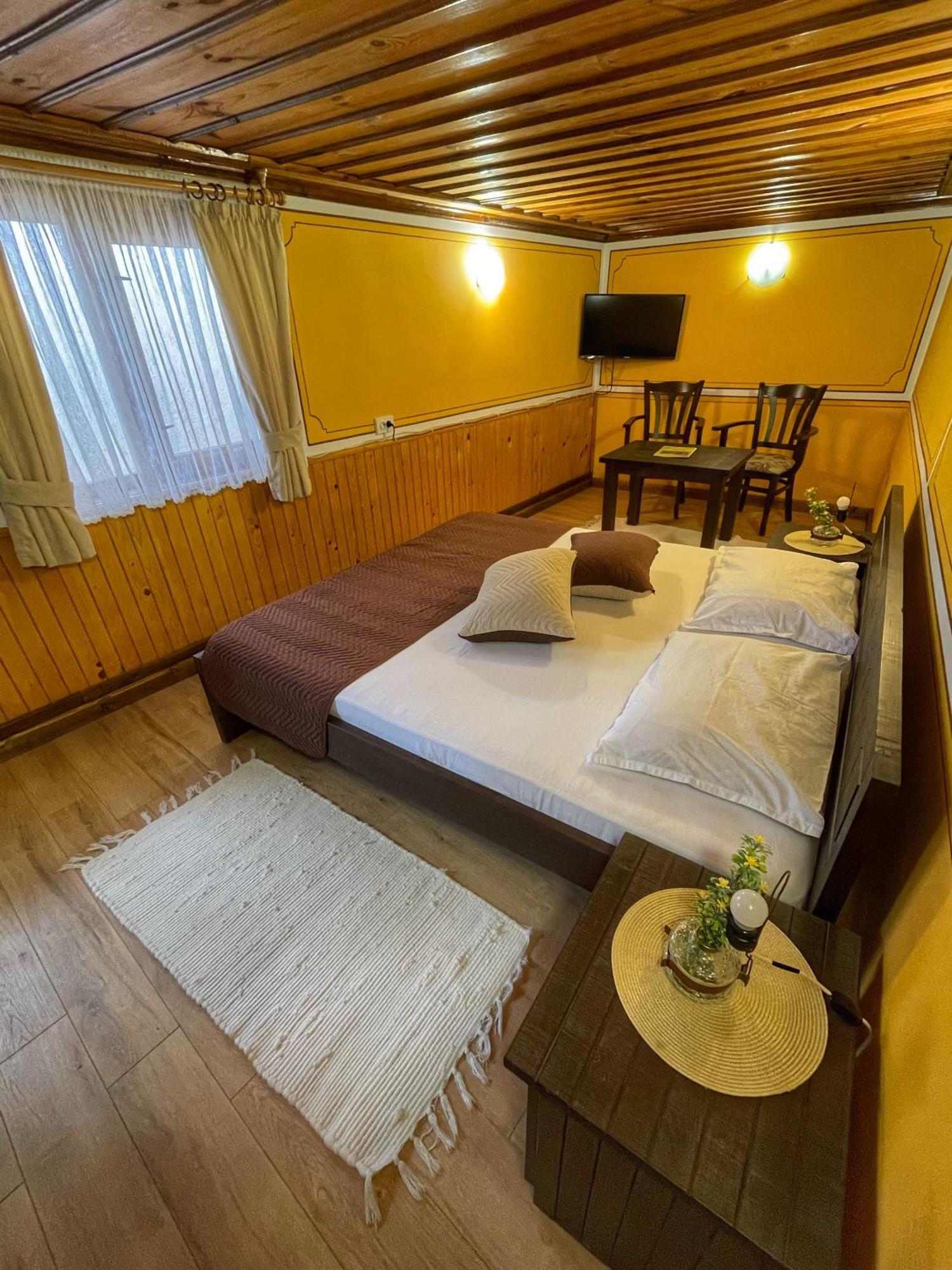 Guest Rooms Colorit Kopriwsztica Zewnętrze zdjęcie