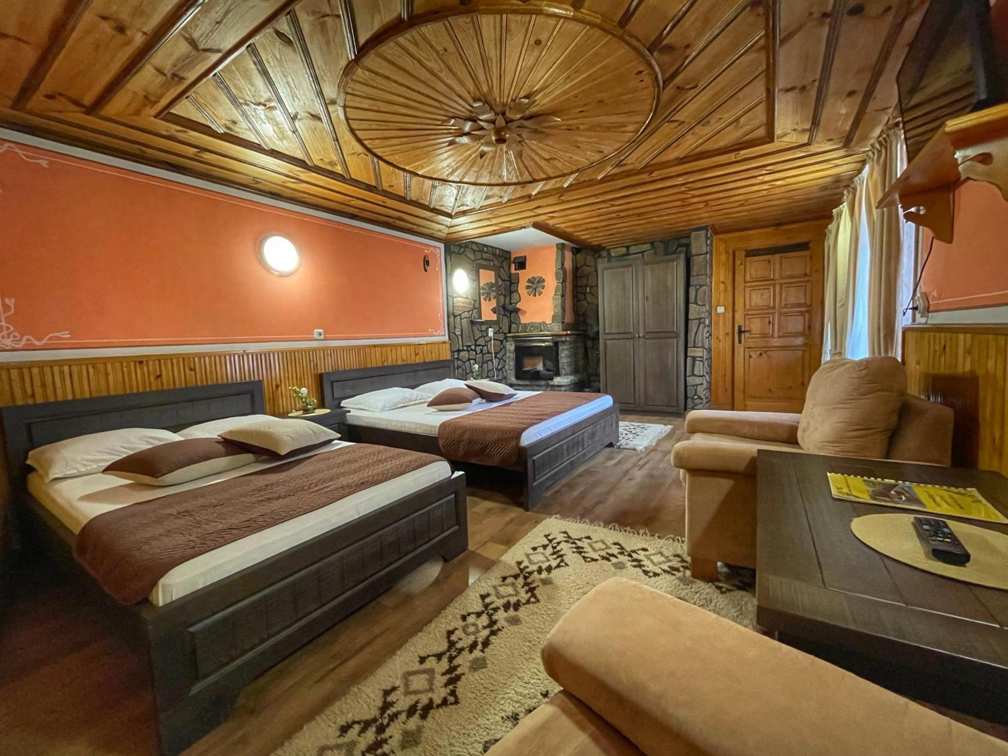 Guest Rooms Colorit Kopriwsztica Zewnętrze zdjęcie